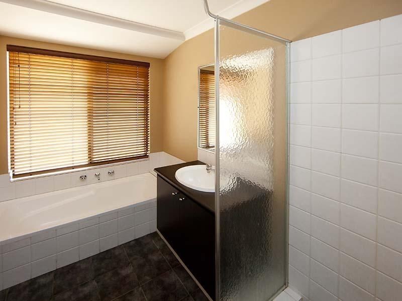 216 Amherst Road, Canning Vale WA 6155