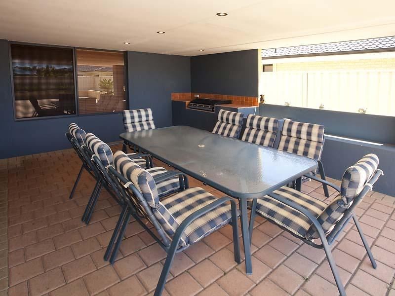 216 Amherst Road, Canning Vale WA 6155