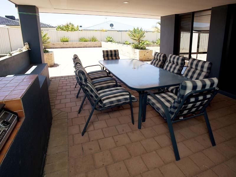 216 Amherst Road, Canning Vale WA 6155