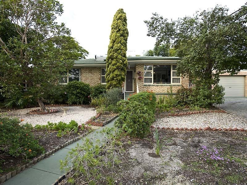 3 Banksia Circle, Thornlie WA 6108