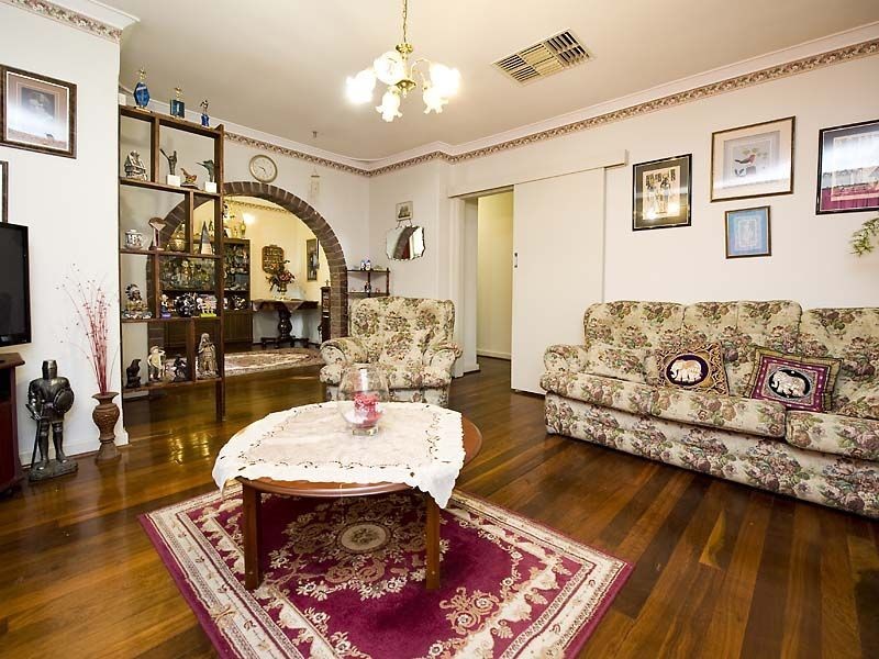 3 Banksia Circle, Thornlie WA 6108
