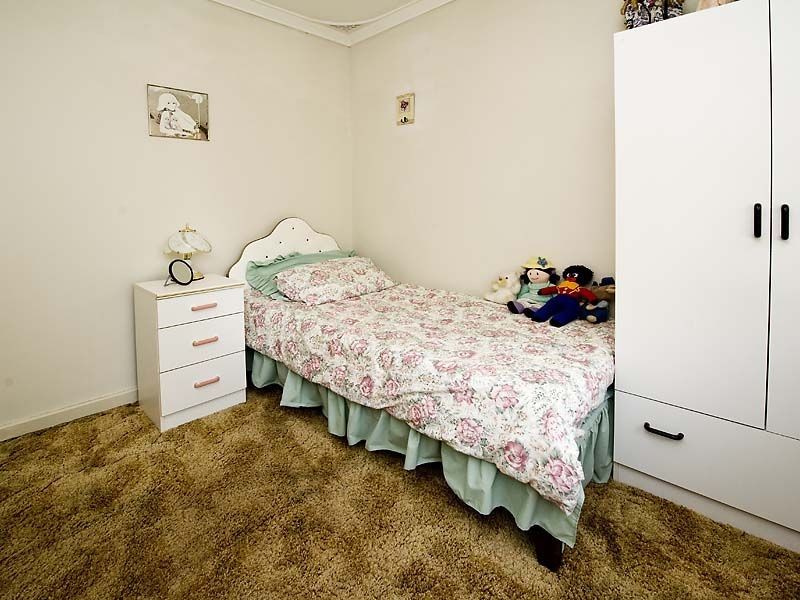 3 Banksia Circle, Thornlie WA 6108