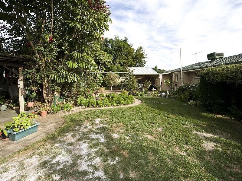 3 Banksia Circle, Thornlie WA 6108