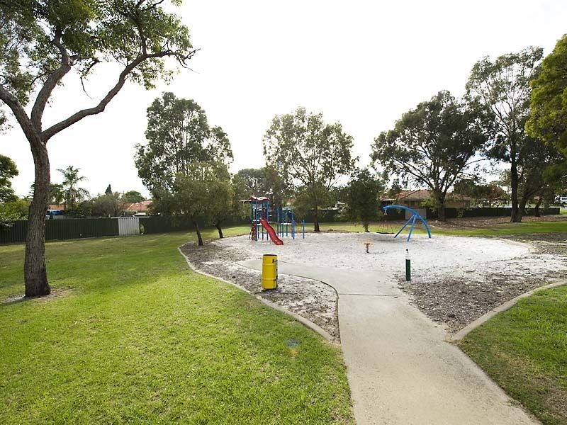 3 Banksia Circle, Thornlie WA 6108