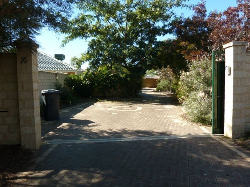16 Belaring Place, Kenwick WA 6107