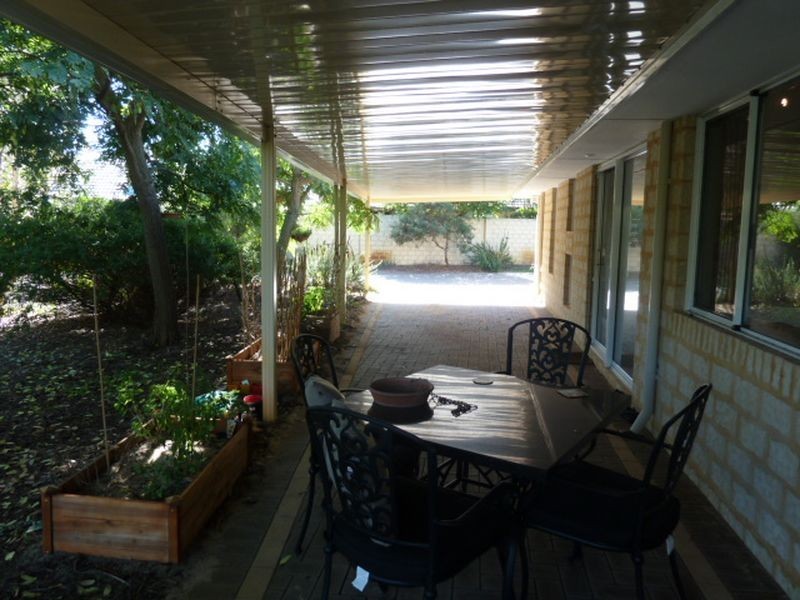 16 Belaring Place, Kenwick WA 6107