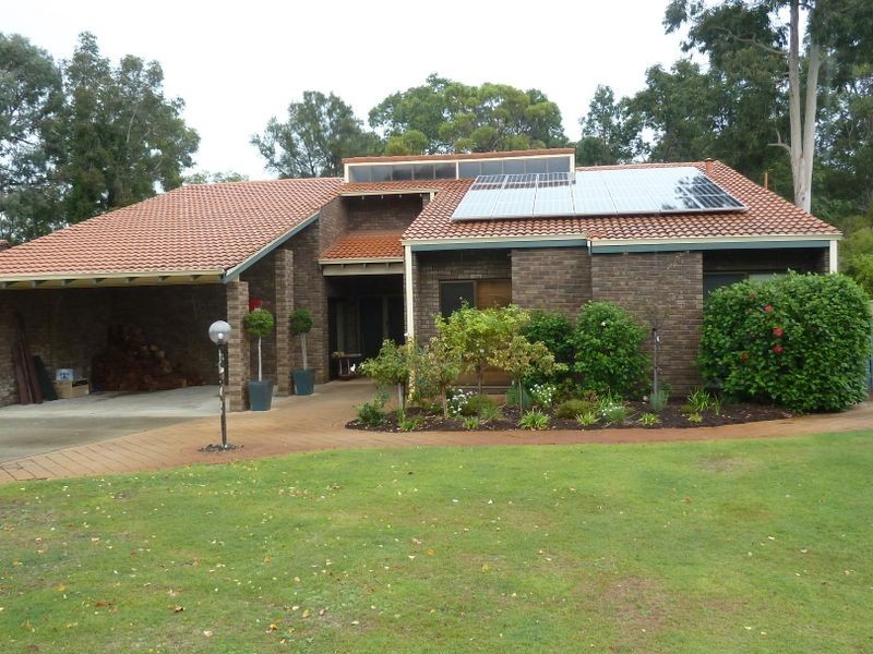 81 Regency Drive, Thornlie WA 6108