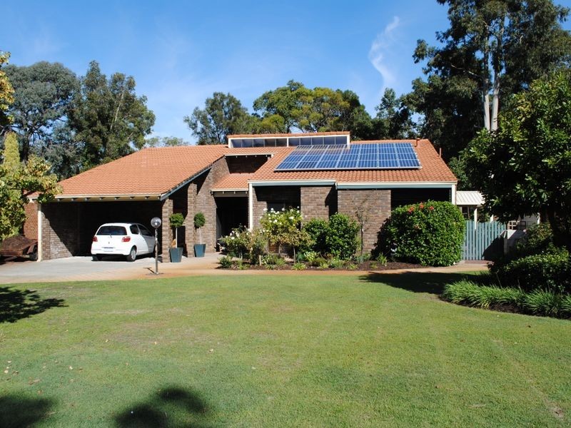 81 Regency Drive, Thornlie WA 6108