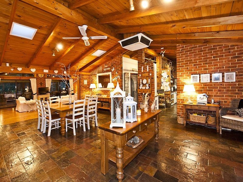 1 Valley Close, Canning Vale WA 6155