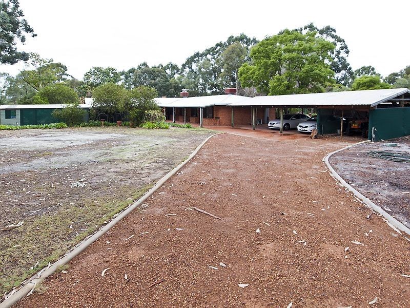 1 Valley Close, Canning Vale WA 6155