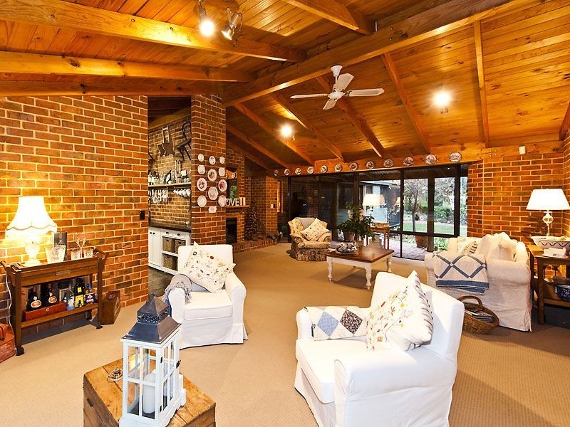 1 Valley Close, Canning Vale WA 6155