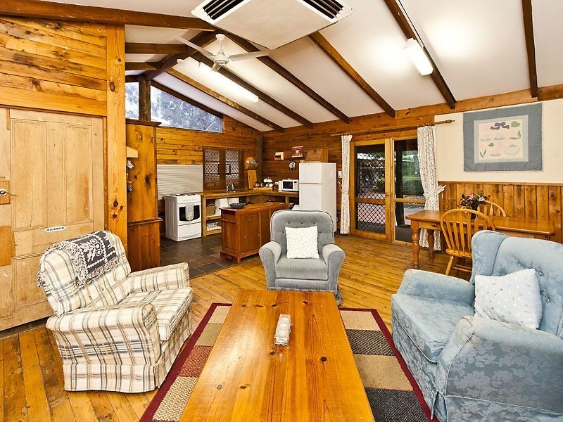 1 Valley Close, Canning Vale WA 6155