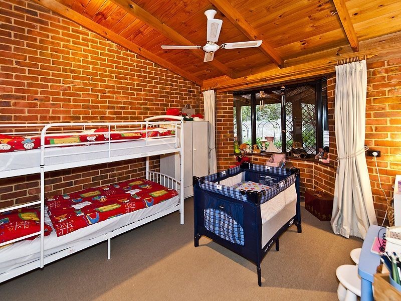 1 Valley Close, Canning Vale WA 6155