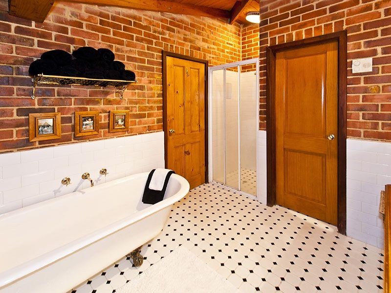 1 Valley Close, Canning Vale WA 6155