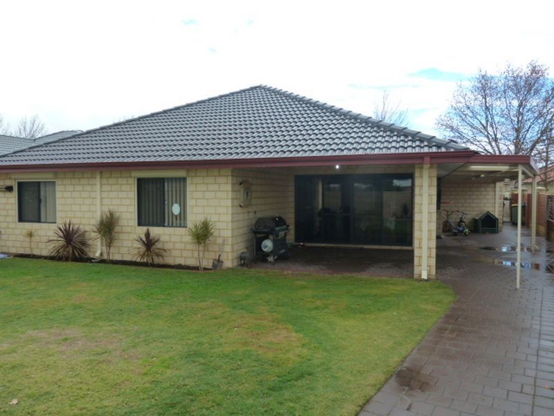 71 Towncentre Drive, Thornlie WA 6108