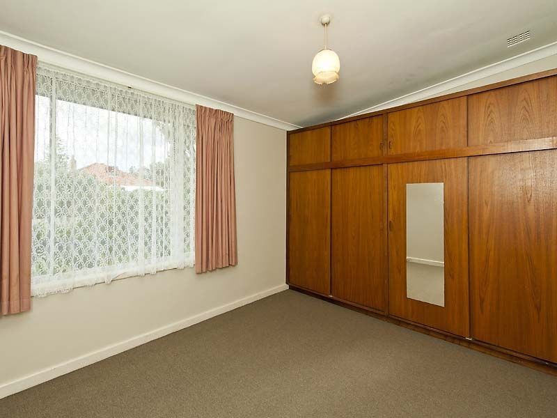 6 Elton Street, Maddington WA 6109