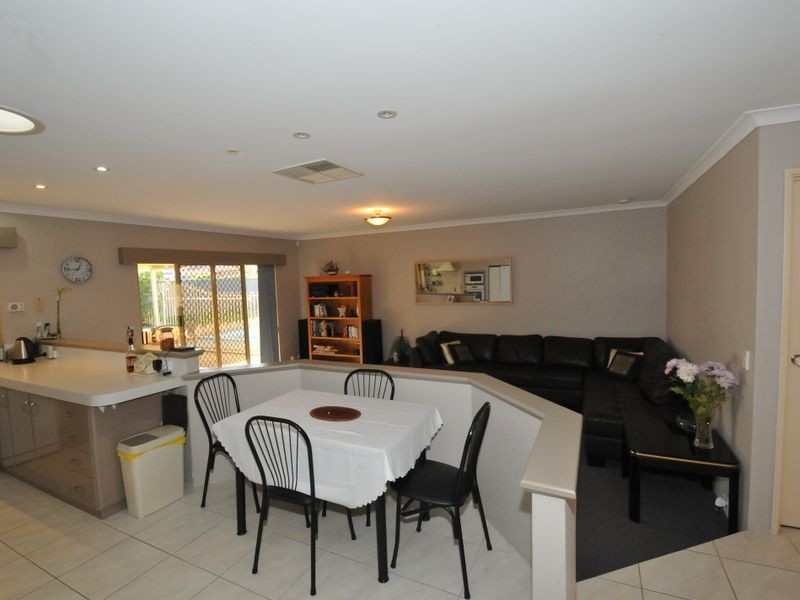 53 Tea Tree Way, Thornlie WA 6108