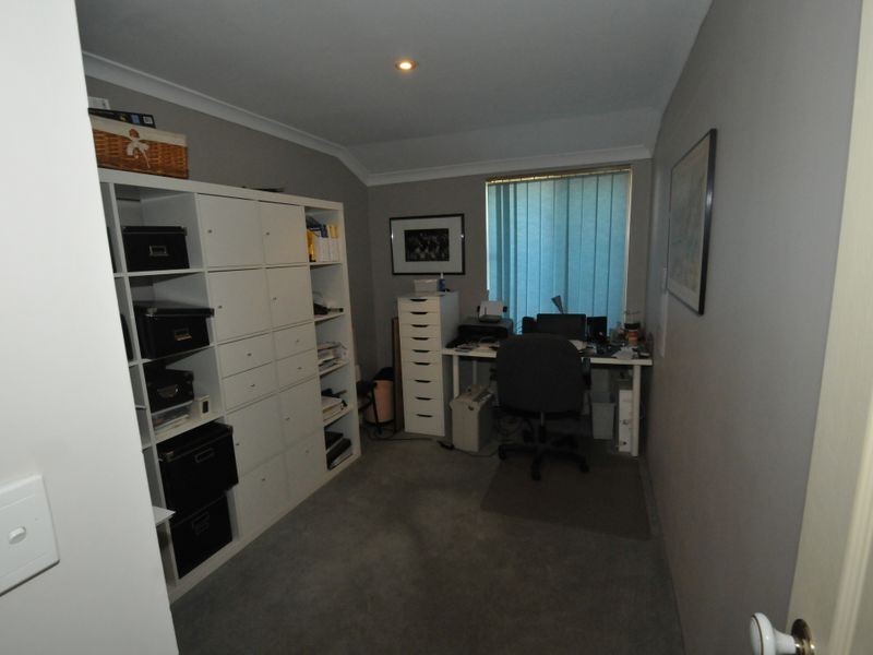 53 Tea Tree Way, Thornlie WA 6108