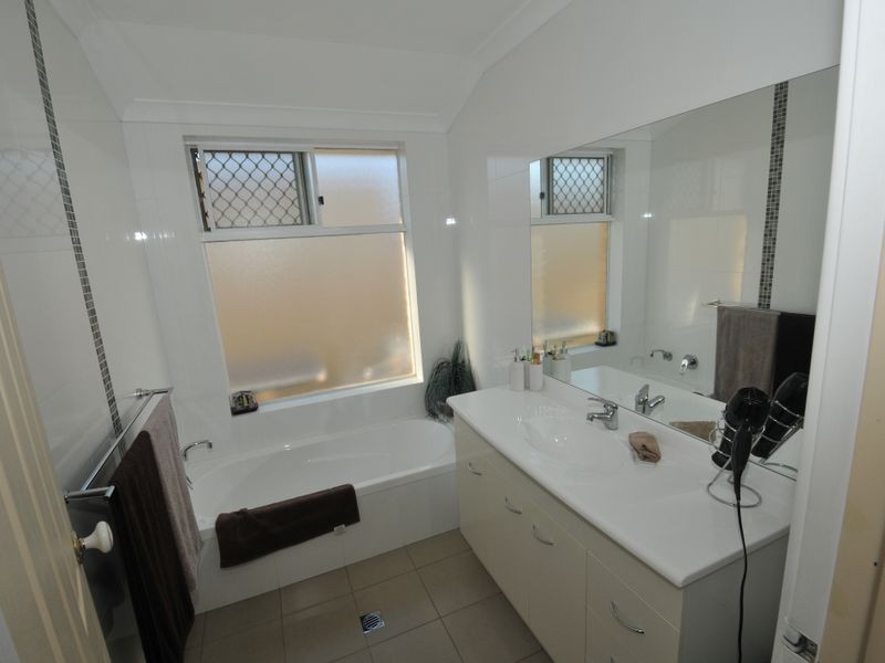 53 Tea Tree Way, Thornlie WA 6108