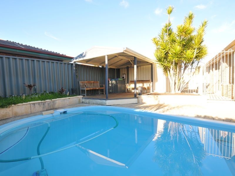 53 Tea Tree Way, Thornlie WA 6108