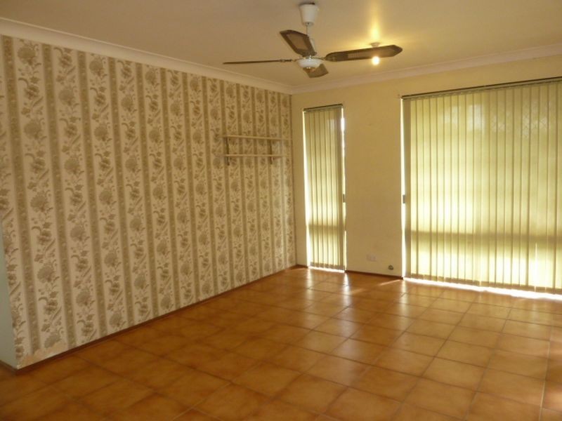 25 Jacobsen Way, Thornlie WA 6108