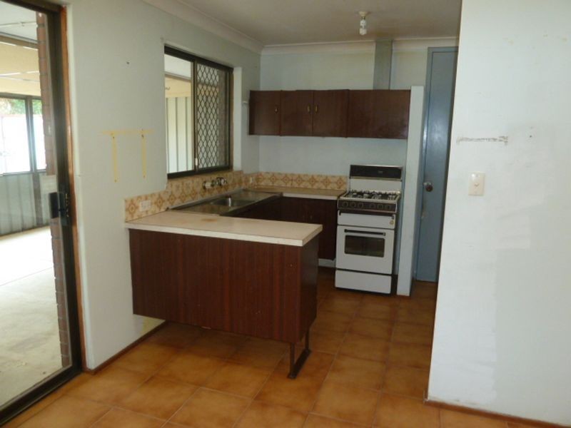 25 Jacobsen Way, Thornlie WA 6108