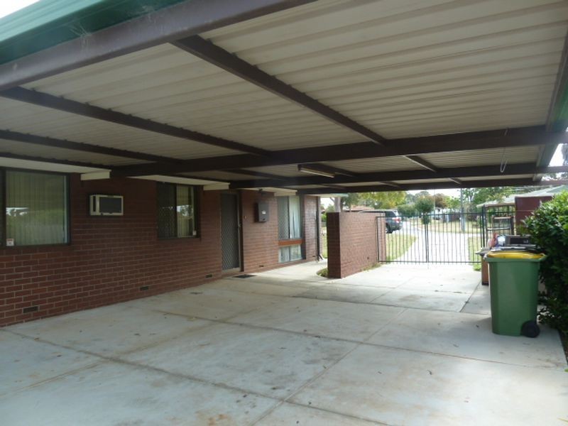 25 Jacobsen Way, Thornlie WA 6108