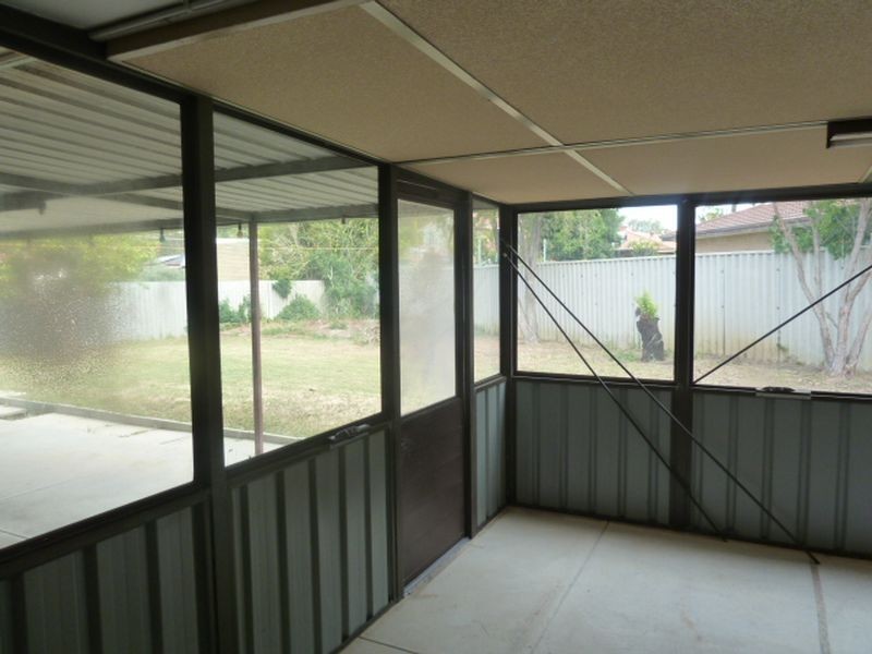 25 Jacobsen Way, Thornlie WA 6108