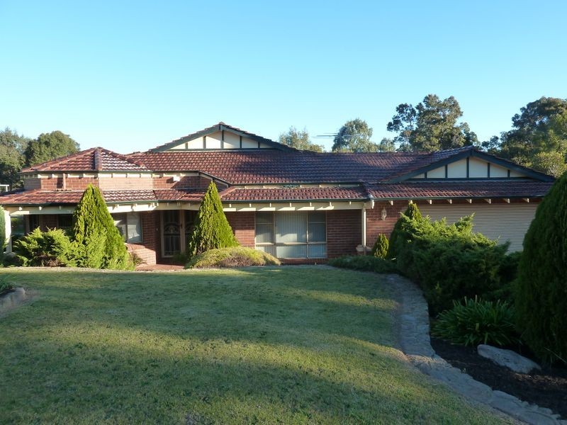 16 Waterside Pass, Darling Downs WA 6122