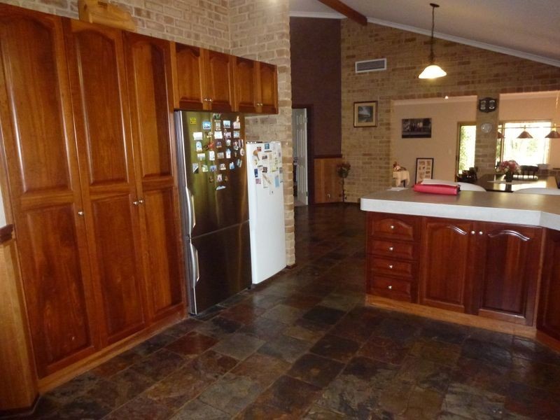 16 Waterside Pass, Darling Downs WA 6122