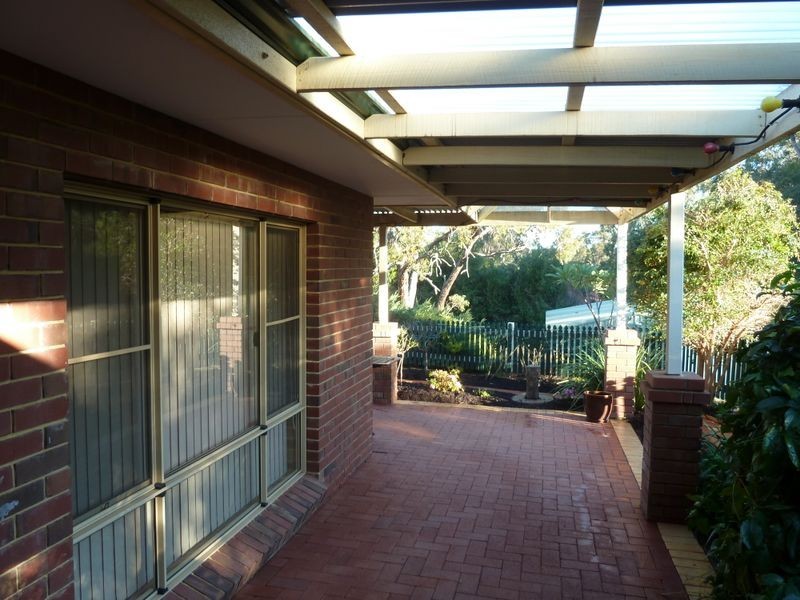 16 Waterside Pass, Darling Downs WA 6122