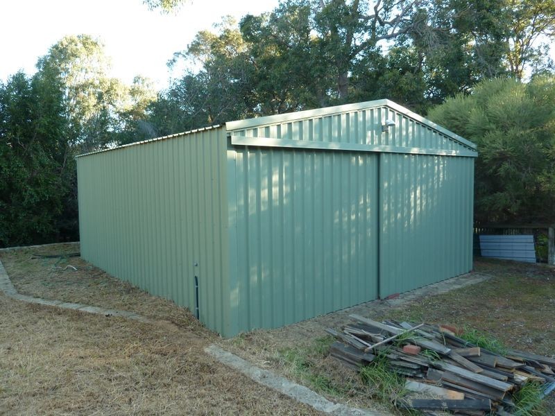 16 Waterside Pass, Darling Downs WA 6122