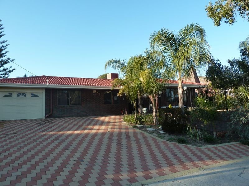 45 McNamara Drive, Thornlie WA 6108