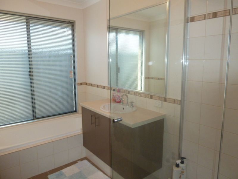 13 Mingara Avenue, Harrisdale WA 6112