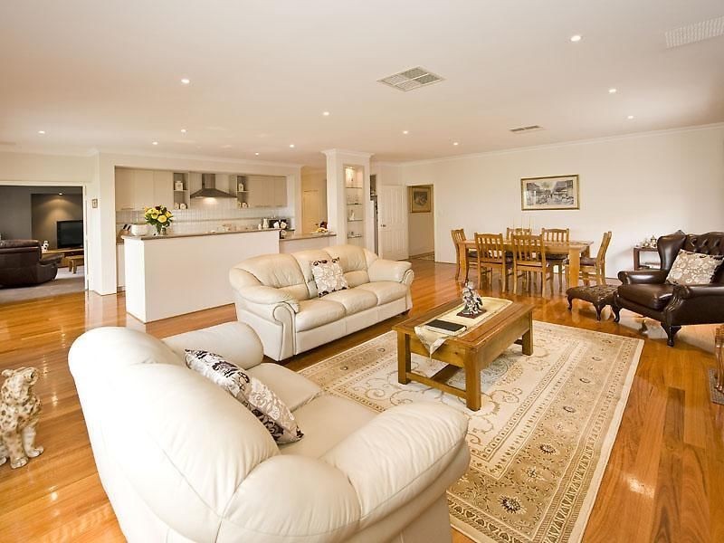 8 Mildura Way, Harrisdale WA 6112