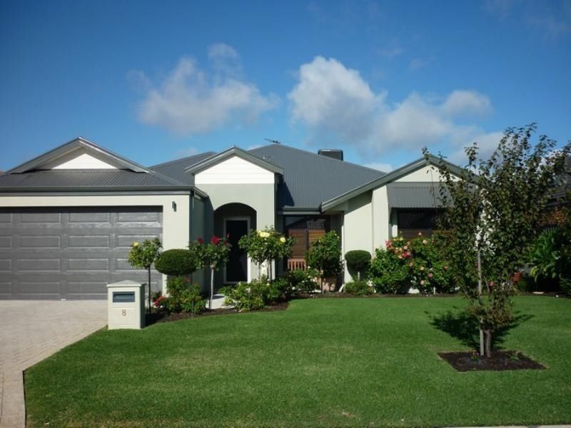8 Mildura Way, Harrisdale WA 6112