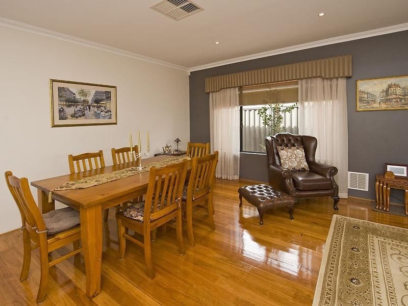 8 Mildura Way, Harrisdale WA 6112