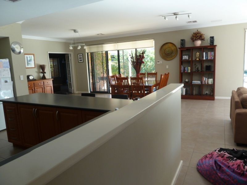 7 Elemi Bend, Atwell WA 6164