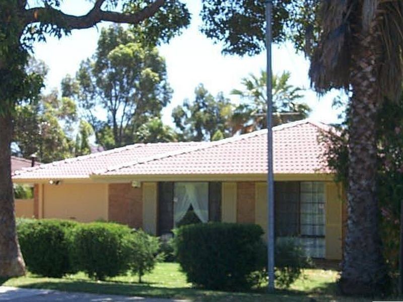 92 Lowanna Way, Armadale WA 6112