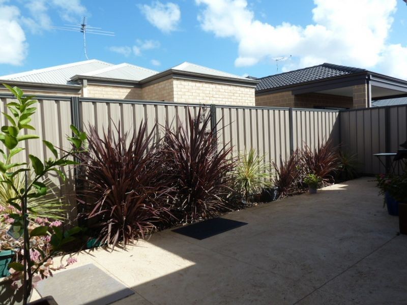 61 Warrilow Loop, Canning Vale WA 6155