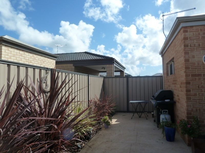 61 Warrilow Loop, Canning Vale WA 6155