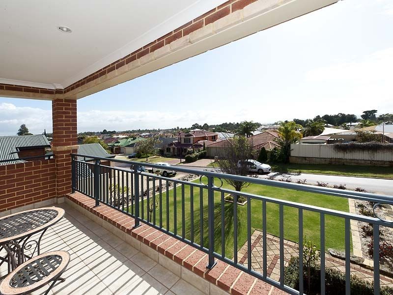 27 Rufford Lane, Canning Vale WA 6155