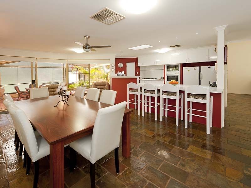 8 Melaleuca Court, Canning Vale WA 6155