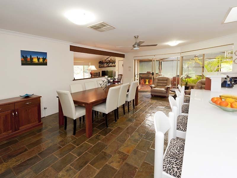 8 Melaleuca Court, Canning Vale WA 6155