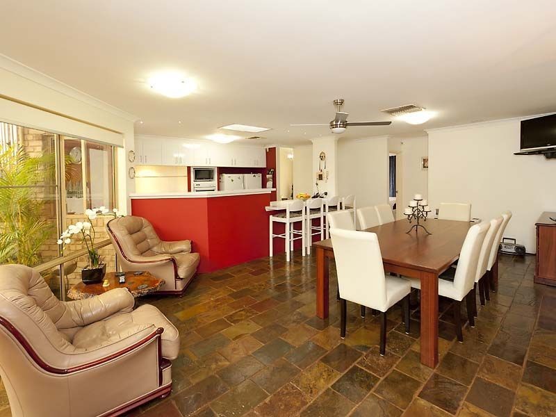 8 Melaleuca Court, Canning Vale WA 6155