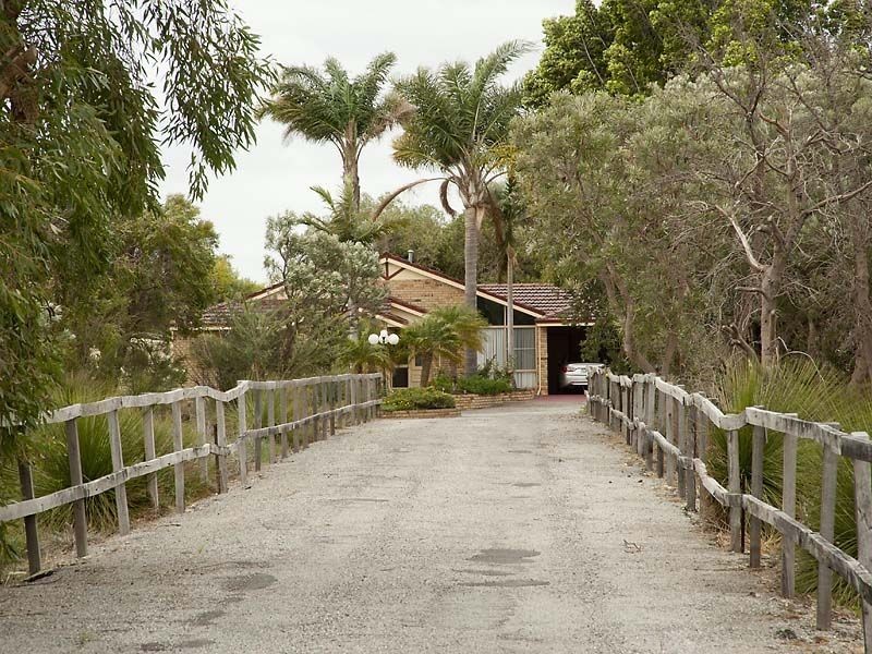 8 Melaleuca Court, Canning Vale WA 6155