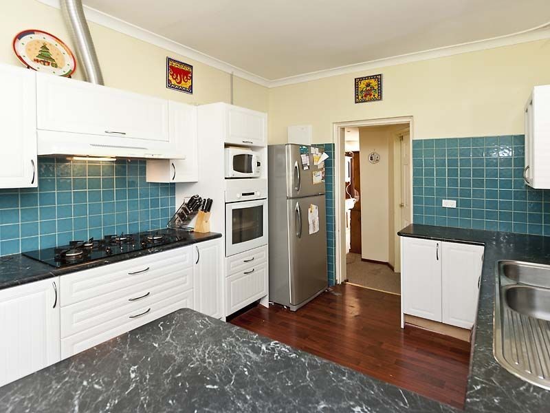 10 Melvin Avenue, Thornlie WA 6108