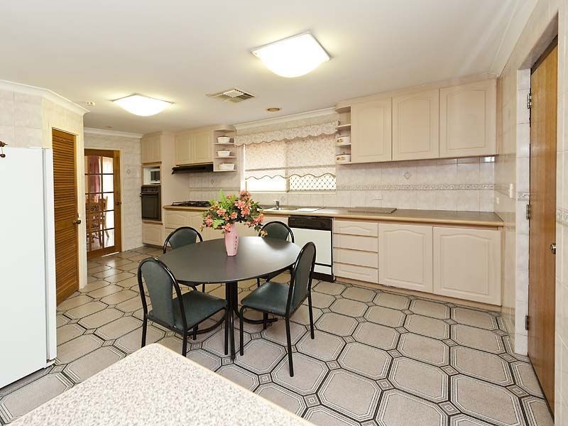 14 Meadow Mews, Parkwood WA 6147