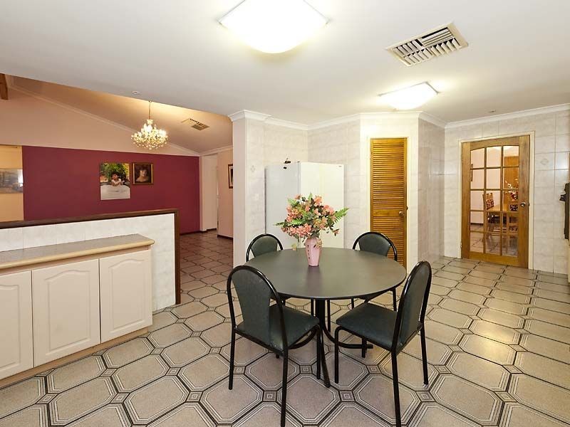 14 Meadow Mews, Parkwood WA 6147