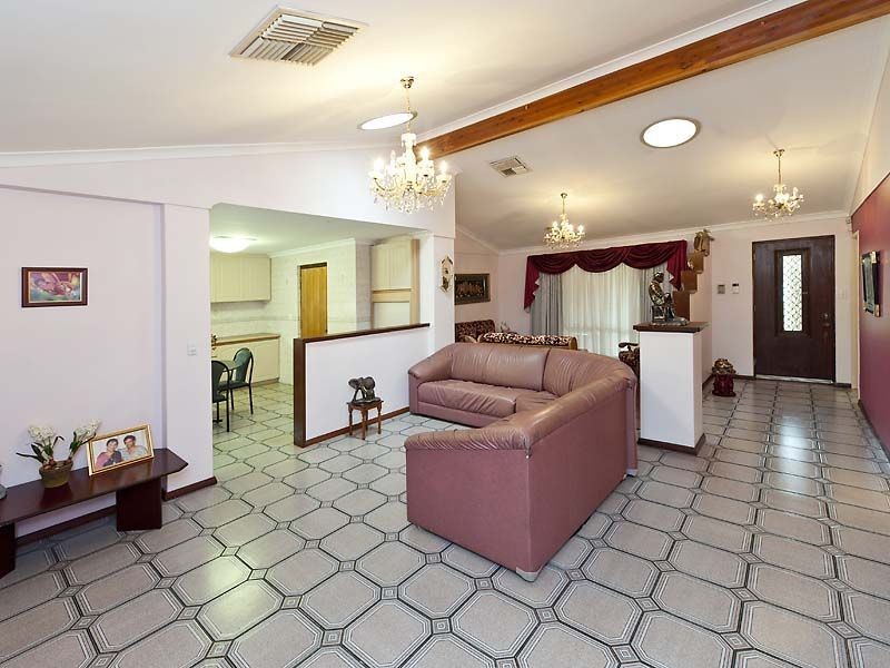 14 Meadow Mews, Parkwood WA 6147